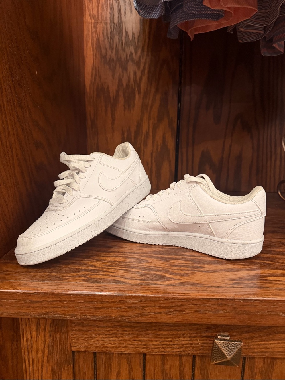 White Men's Low-Top Nike Air Force 1